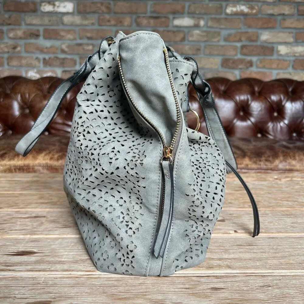 Violet Ray Faux Suede Laser Cut Gray Tote Bag Lined Boho Chic EUC mulberryfoundr - Picture 4 of 16
